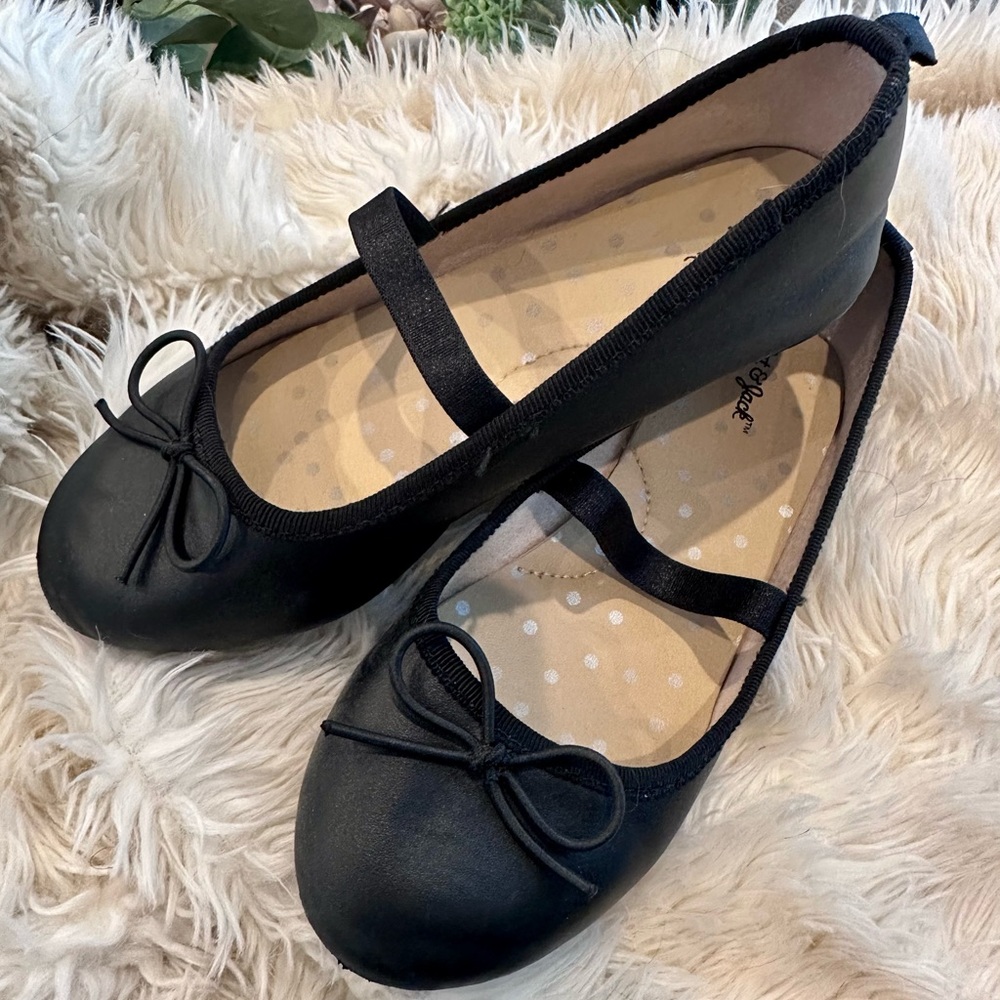 Little Girl Cat & Jack Ballet Slip-on Flats • Black